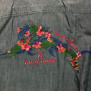 Tommy Bahama Women Tropical Anniversary Panel back button down Size M